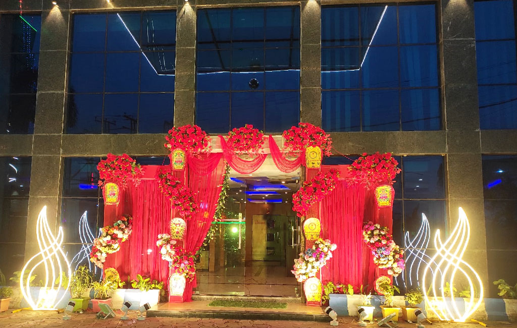 Dolphin Chocolate Inn